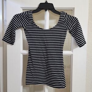 Garage Black White Striped Scoop Neck Baby Tee XS Fitted Stretch Top